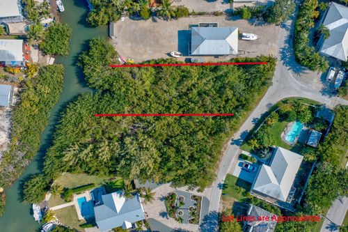 63 Sugarloaf Dr, Sugarloaf Key, FL, 33042-3672 | Card Image