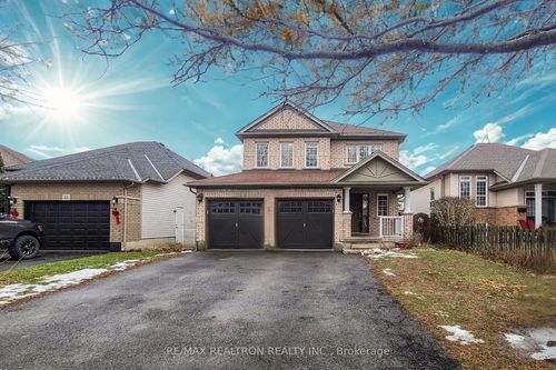 53 Longfellow Ave, Saint Catharines, ON, L2R6N8 | Card Image
