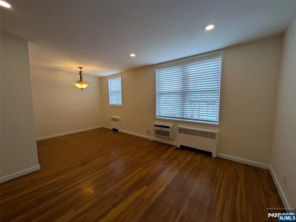 Residential Lease in Fort Lee