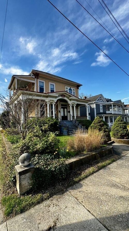 d-302 Mountain Ave Sw, Roanoke, VA, 24016-4056 | Card Image