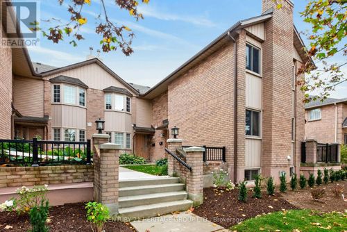 15-38 Elora Drive, Hamilton (Fessenden), ON, L9C7L3 | Card Image