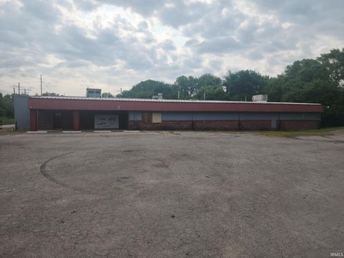 2100 Royal Center Pike, Logansport, IN, 46947-1058 | Card Image