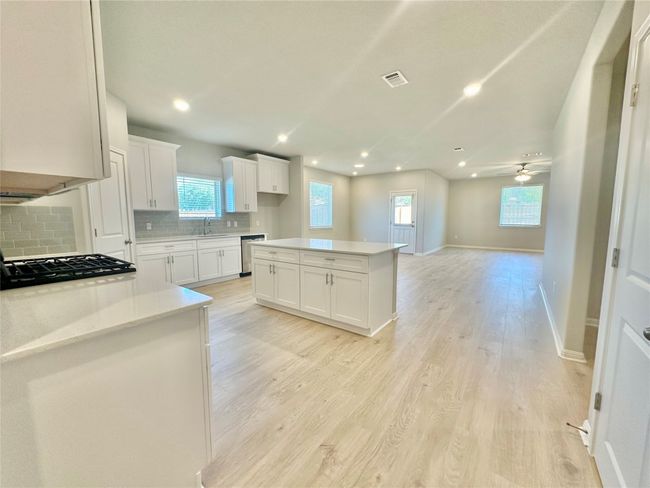 391 Backstays Loop, House other with 4 bedrooms, 3 bathrooms and null parking in Kyle TX | Image 7