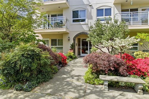 301-1527 California Ave Sw, Seattle, WA, 98116-1691 | Card Image