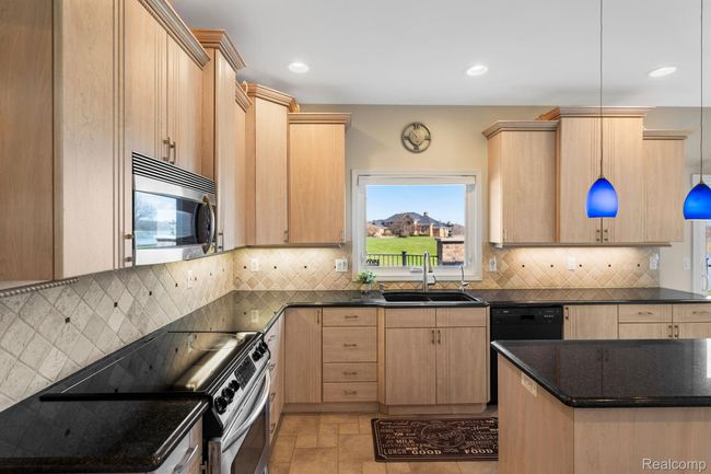 Kitchen. | Image 12