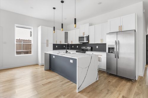 5223 Colonial Ave, Dallas, TX, 75215-4908 | Card Image