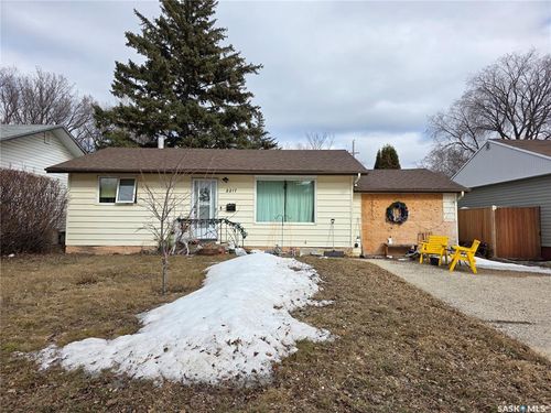 2217 Wiggins Ave S, Saskatoon, SK, S7J1W6 | Card Image