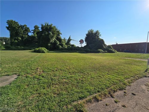 920 Orchard St, Zanesville, OH, 43701-4053 | Card Image