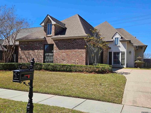 8926 Fox Gate Dr, Baton Rouge, LA, 70809-5242 | Card Image