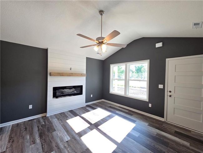 618 N Bates St, House other with 3 bedrooms, 2 bathrooms and null parking in Adrian MO | Image 21