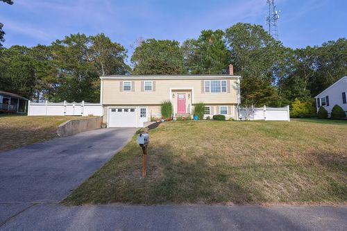 18 Purdue Dr, Milford, MA, 01757-1256 | Card Image