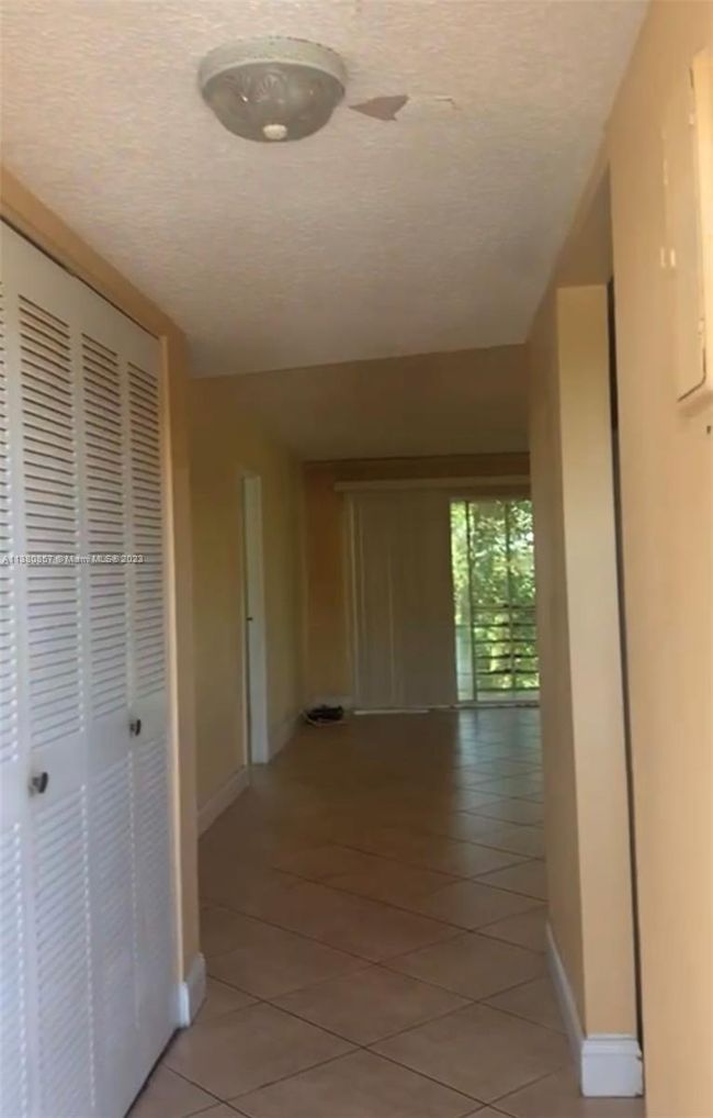 J308 - 8380 Sands Point Blvd, Condo with 2 bedrooms, 2 bathrooms and null parking in Tamarac FL | Image 8