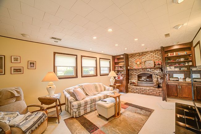 406 E Fine St, House other with 3 bedrooms, 2 bathrooms and 5 parking in Ashkum IL | Image 34