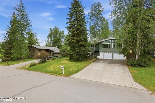 3711 Laron Ln, Anchorage, AK, 99504-4648 | Card Image