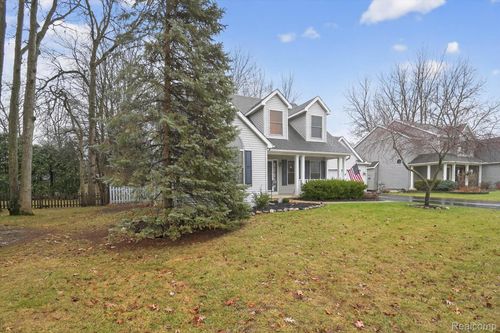 1173 Hackman Dr, Temperance, MI, 48182-9207 | Card Image