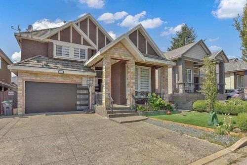 8825 131 St, Surrey, BC, V3V0A8 | Card Image
