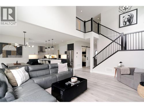 4315 Ladd Court, Kelowna, BC, V1W0B6 | Card Image