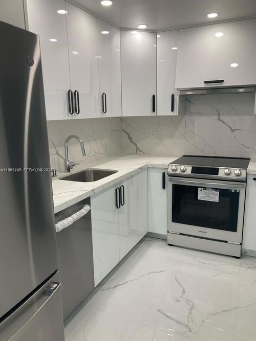 1206-290 174th St, Sunny Isles Beach, FL, 33160-3251 | Card Image