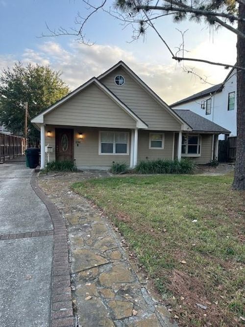 923 W 41st St, Houston, TX, 77018-5301 | Card Image