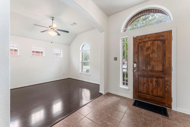 28519 Lockeridge View Dr, House other with 3 bedrooms, 2 bathrooms and 2 parking in Spring TX | Image 7