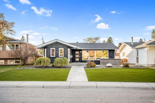 10012 Willowview Rd Se, Calgary, AB, T2J1P4 | Card Image