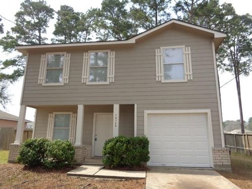 16746 Fallen Timbers Dr, Conroe, TX, 77385-3776 | Card Image