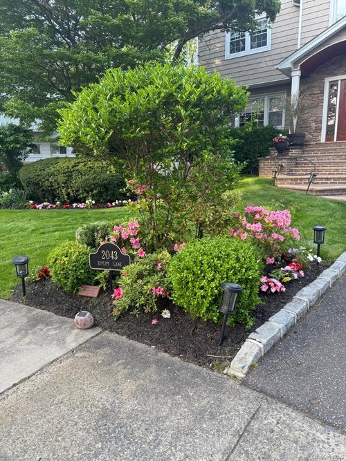 2043 Ripley Ln, Merrick, NY, 11566-3941 | Card Image