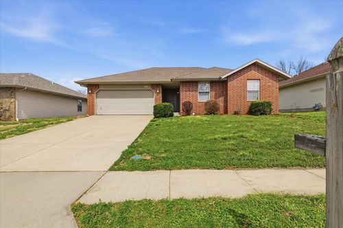 3215 W Bergman St, Springfield, MO, 65803-8177 | Card Image