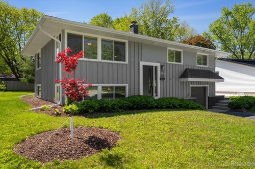 230 Elmwood Dr, Naperville, IL, 60540-7507 | Card Image