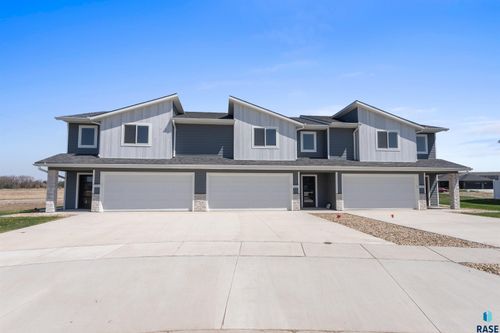 538 Harper Cir, Harrisburg, SD, 57032-2734 | Card Image