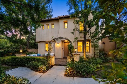 95 Canopy, Irvine, CA, 92603-0666 | Card Image