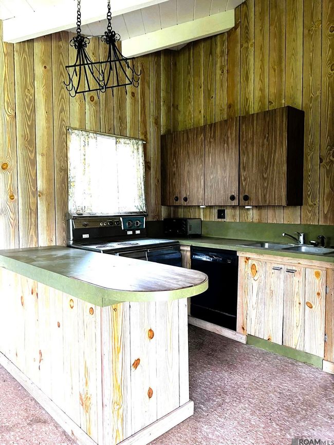 21750 Rosemound Ln, House other with 2 bedrooms, 2 bathrooms and 4 parking in Springfield LA | Image 14