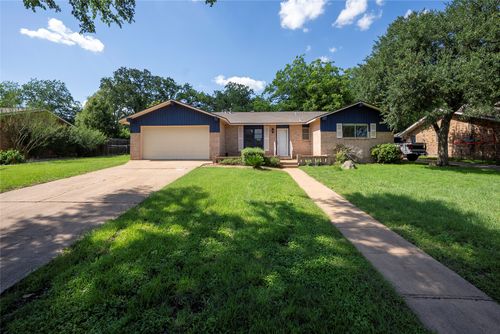 807 Country Club Rd, Georgetown, TX, 78628-3509 | Card Image