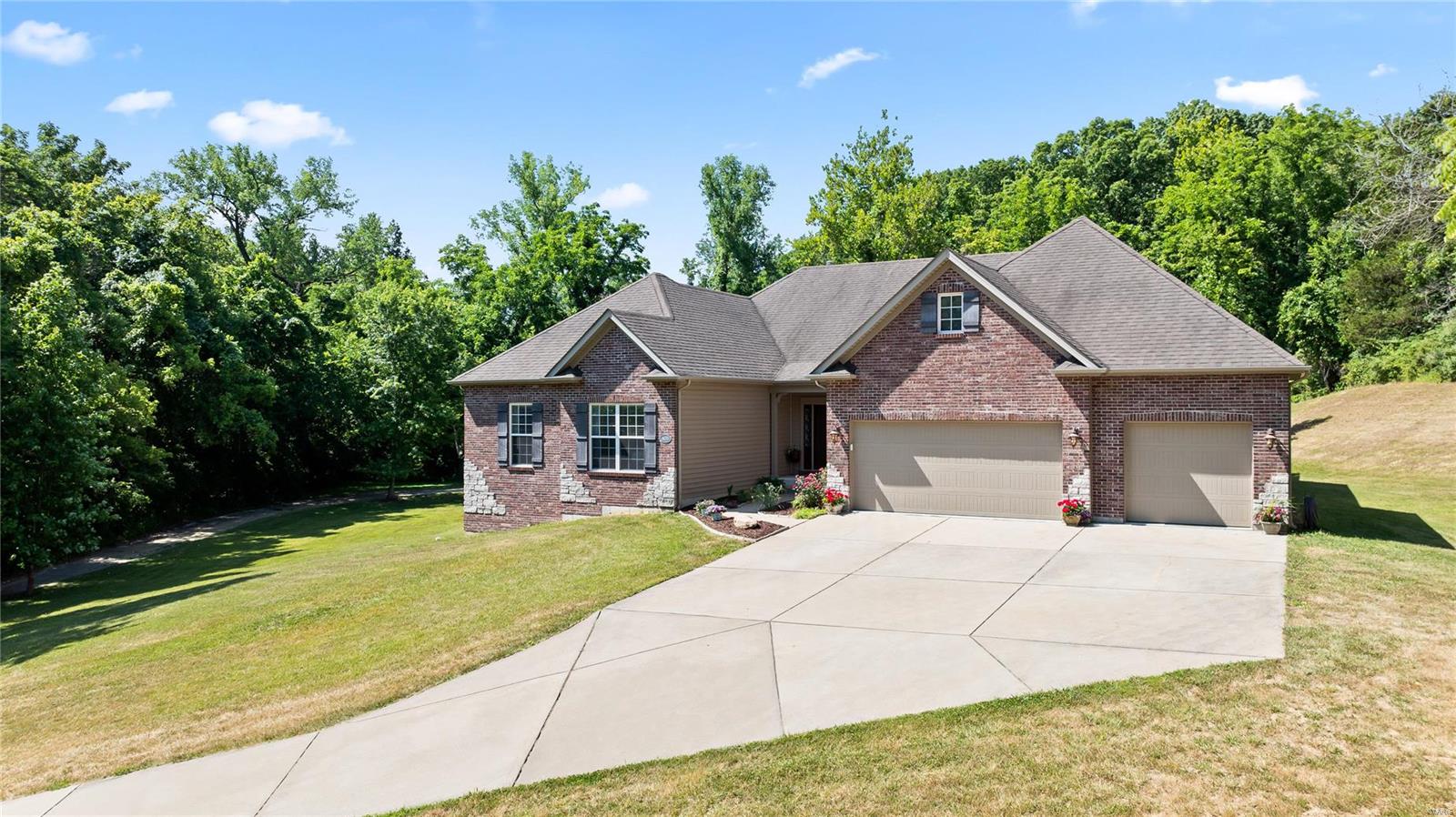 Griffith Ln, Chesterfield, MO 63005