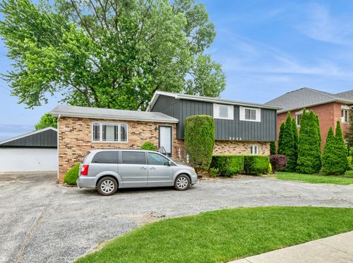 9335 Odell Ave, Bridgeview, IL, 60455-2113 | Card Image