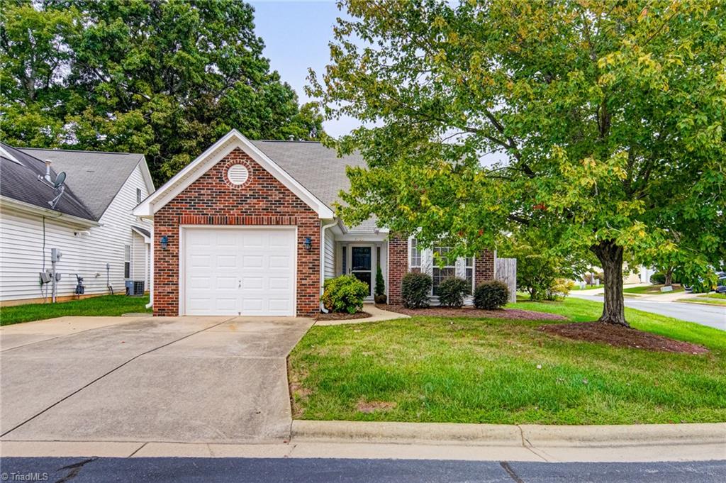 River Forest Ln, Greensboro, NC 27409