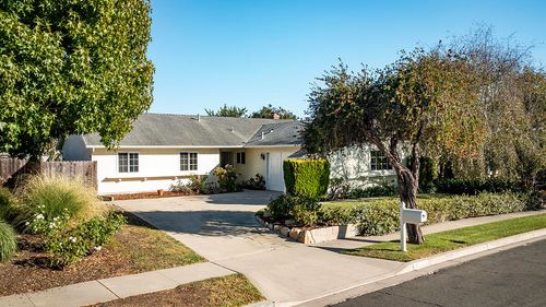 220 Fir Tree Pl, GOLETA, CA, 93117-1110 | Card Image