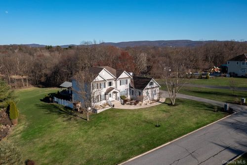 107 Denniston Dr, New Windsor, NY, 12553-8661 | Card Image