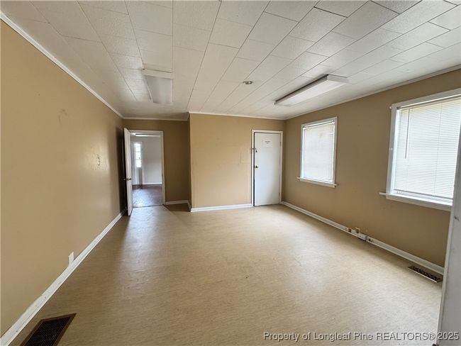 BEIGE ROOM | Image 5