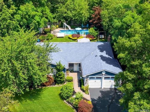 15 Bluff Cir, Hauppauge, NY, 11788-3437 | Card Image