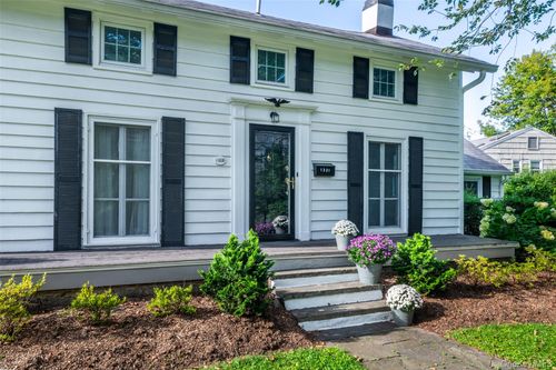 1321 Crown Ct, Mamaroneck, NY, 10543-1220 | Card Image