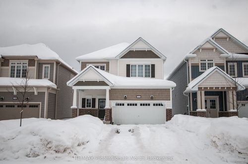 230 Beechwood Forest Lane, Gravenhurst, ON, P1P0H8 | Card Image