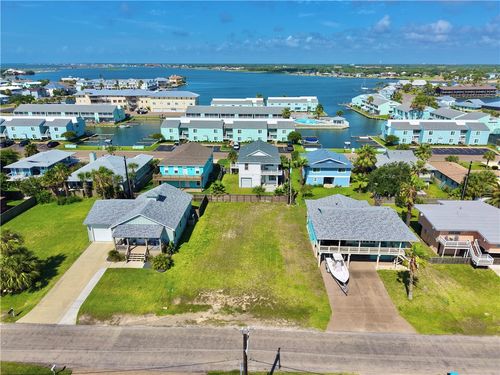 20 Nassau Dr, Rockport, TX, 78382-3727 | Card Image