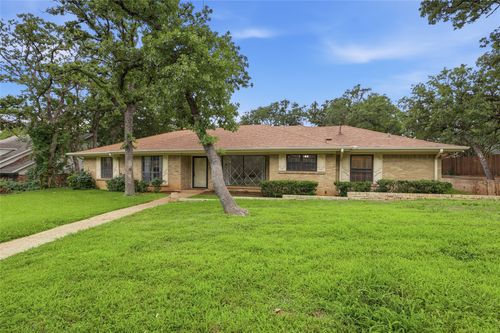 823 Ridgecrest Circle, Denton, TX, 76205 | Card Image