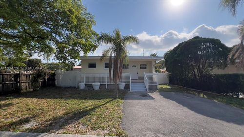 109 Sw 1st Ave, Hallandale Beach, FL, 33009-5408 | Card Image