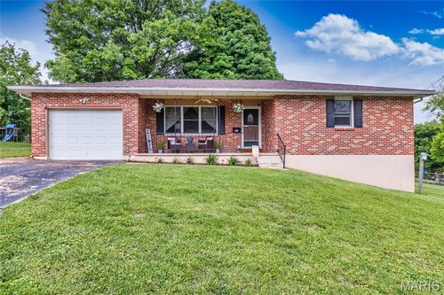 102 N Thomas St, De Soto, MO, 63020-1844 | Card Image