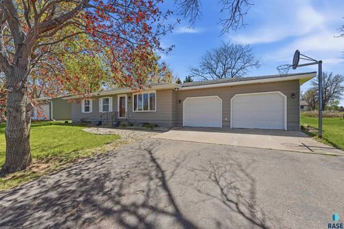 1109 4th St Street, Garretson, SD, 57030 | Card Image
