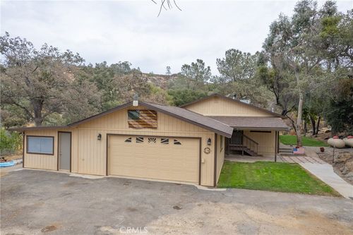 35883 Douglas Rd N, Coarsegold, CA, 93614-9565 | Card Image