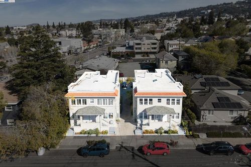 470 62nd St, Oakland, CA, 94609-1341 | Card Image