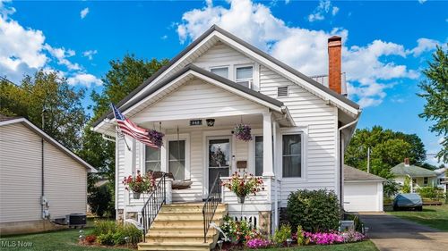 945 Eppley Ave, Zanesville, OH, 43701-5664 | Card Image